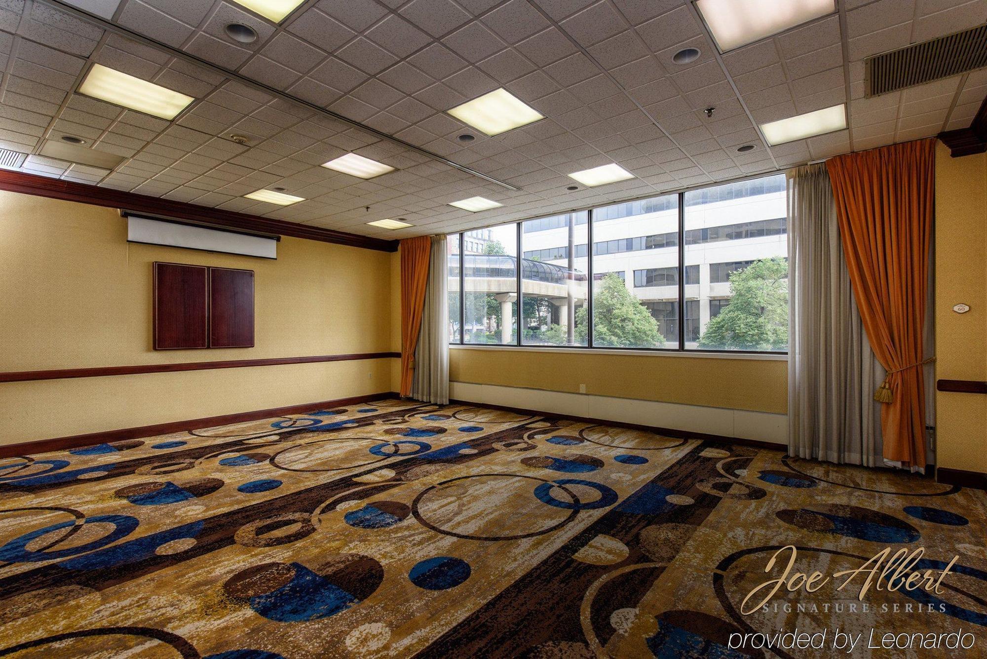 Doubletree By Hilton Canton Downtown Exterior foto