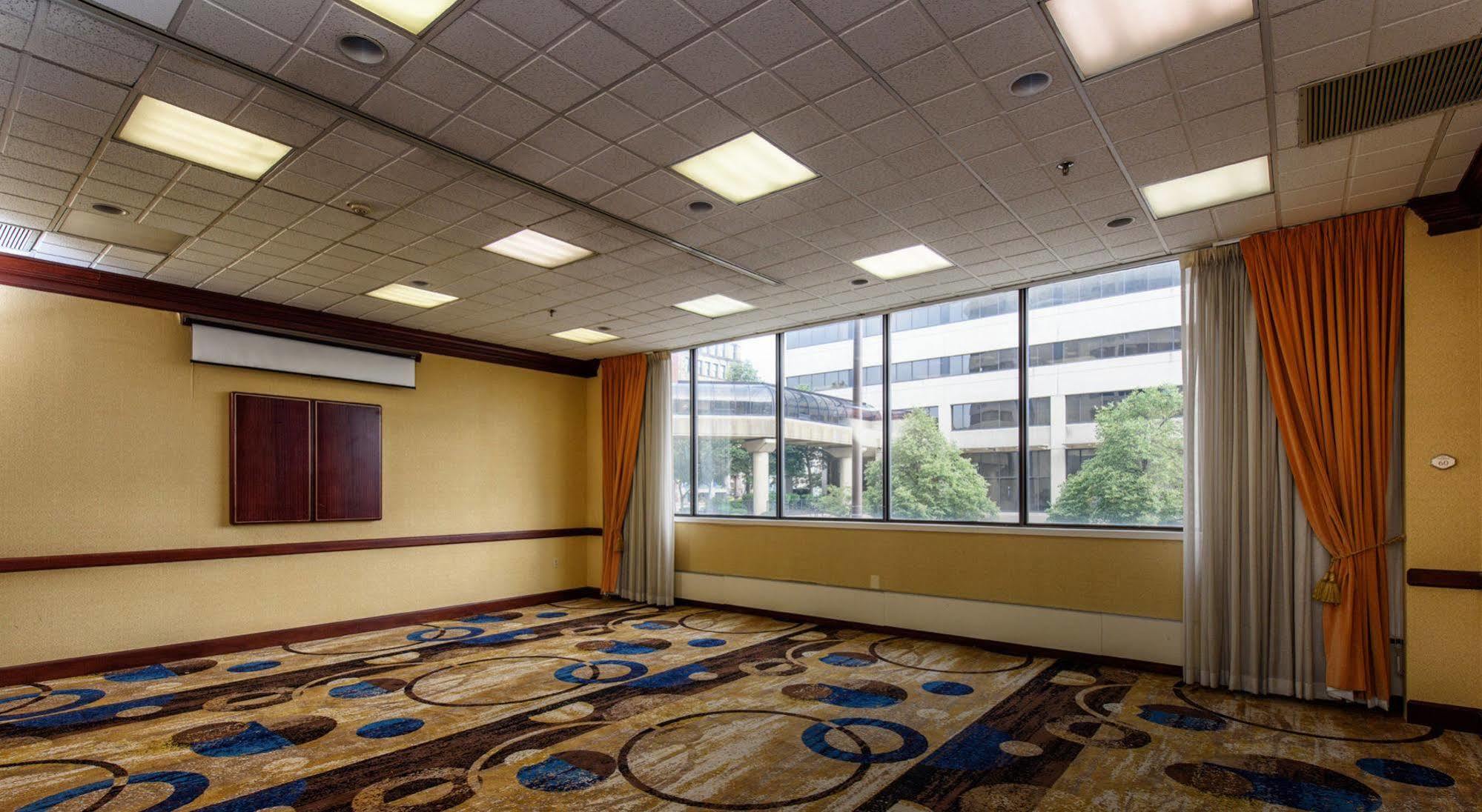 Doubletree By Hilton Canton Downtown Exterior foto